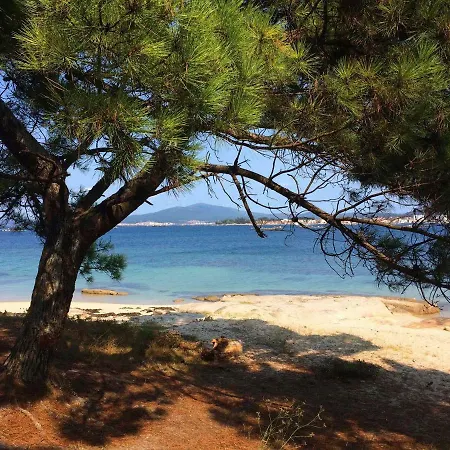 Isla De Arousa Apartment *